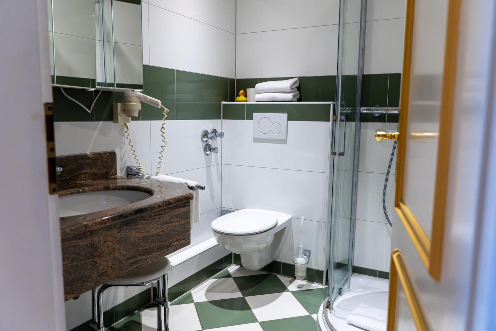 Hotel Appartement Landhaus Stutzi - Hotel Strandperle คุกซ์ฮาเวน ภายนอก รูปภาพ